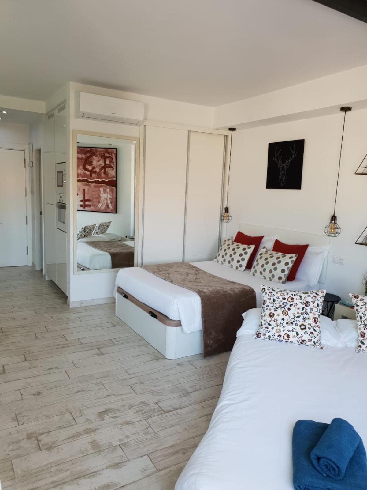 Estudiosol40 Torremolinos Luaran gambar